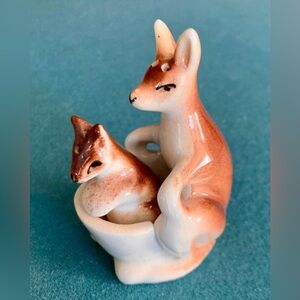 Cute Vintage Brown Ceramic Kangaroo Momma & Joey Salt & Pepper Shaker Set